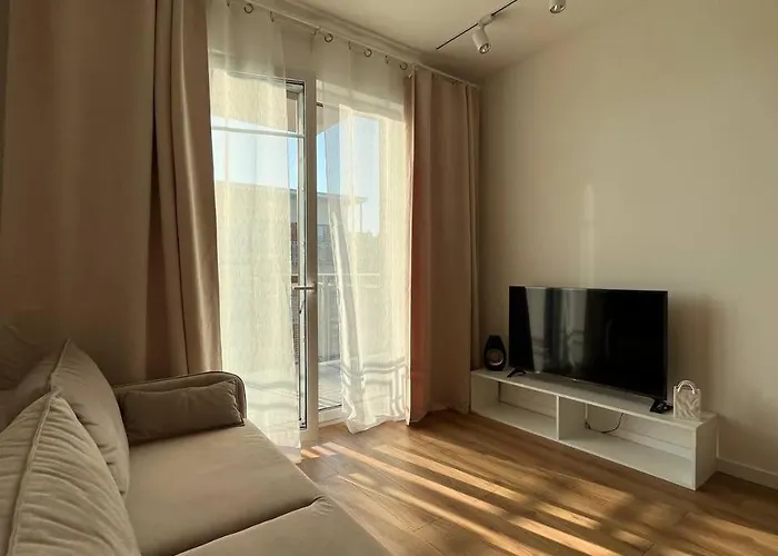 M1 Z Parkingiem Podziemnym * Warszawa