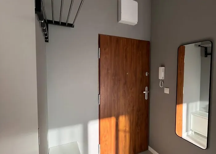 M1 Z Parkingiem Podziemnym * Warszawa